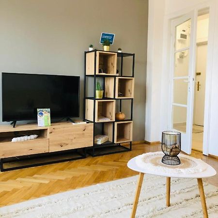 Lovely Studio بوخارست المظهر الخارجي الصورة